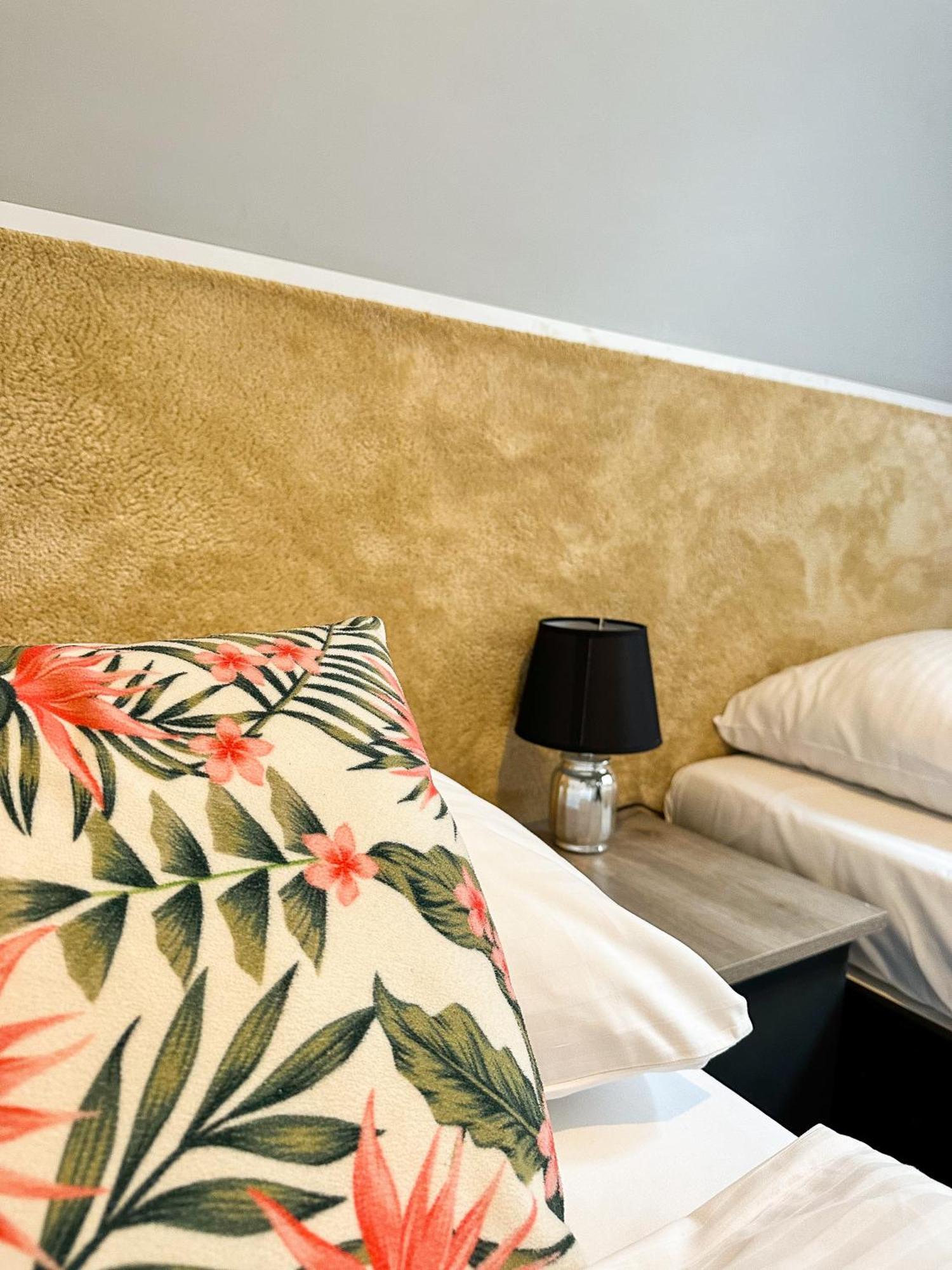 Expolis Residence - City Center Mtp Targi - 24H #Betterthanyourex Poznan Ngoại thất bức ảnh